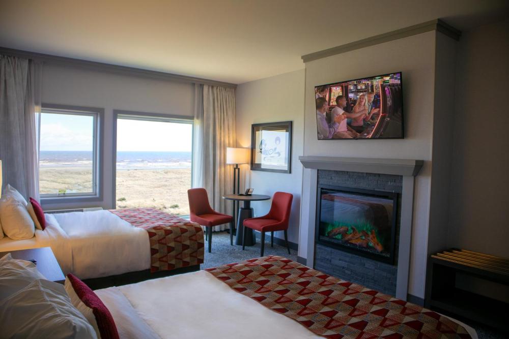 Deluxe Queen Room interior